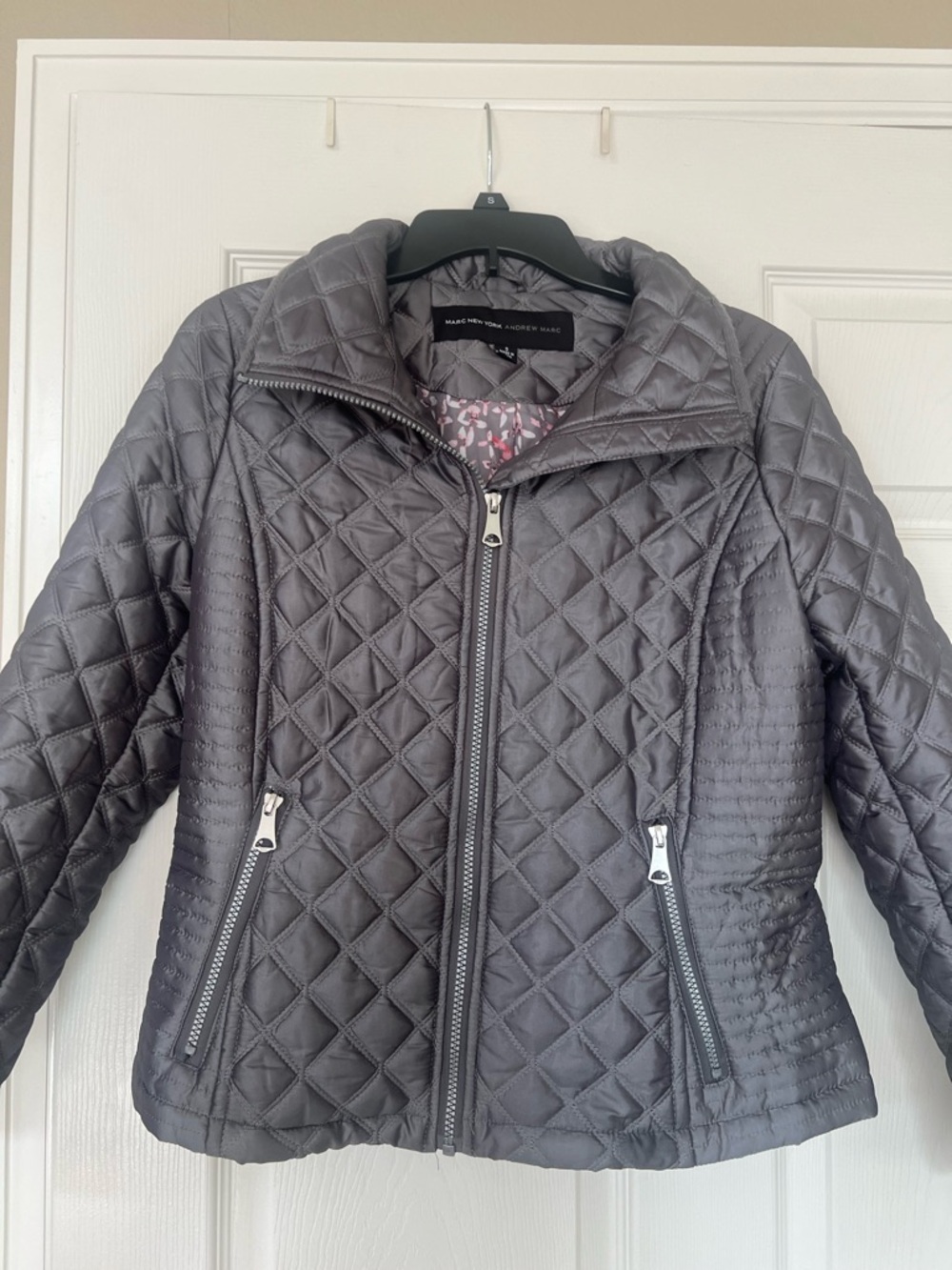 Andrew Marc New York Quilt Jacket Gray Collared Zip Pockets Logo Lined Size S